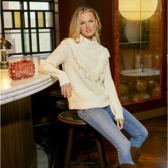 Tuckernuck Sweaters - 📚Tuckernuck Caswell Sweater📚